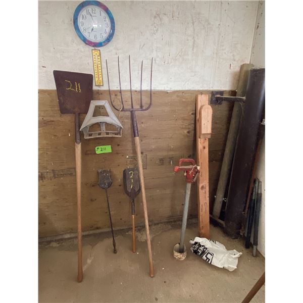Shovel, pitch fork & ash shovel