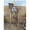 Image 3 : Shovel, pitch fork & ash shovel