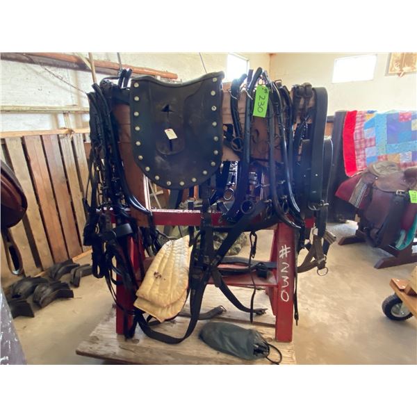 Work harness c/w rolling harness stand, qty of hames & horse clippers