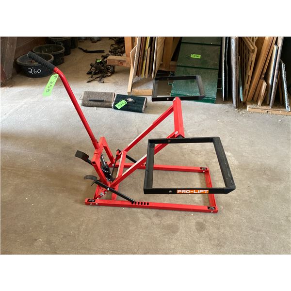 Lawn mower lift
