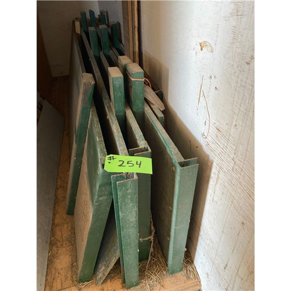 Approx. 6 Sides (8ft long) for trailer sides