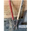 Image 2 : Hoof snips, shovels & push brooms