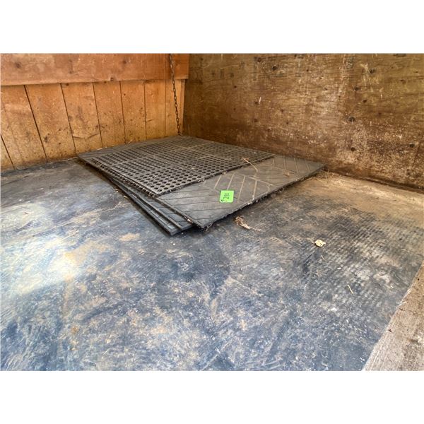 4- Horse matts, approx. 5ft x 3ft