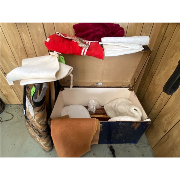 Trunk c/w horse blankets, English blankets, saddle cover