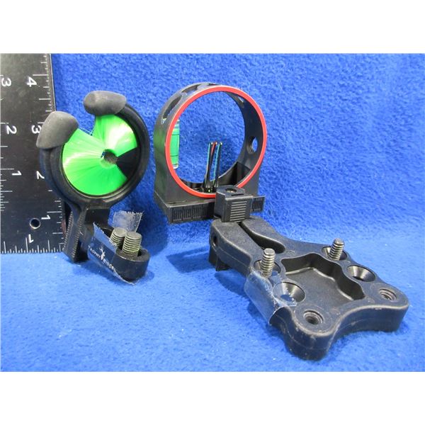 NEW - 3 Pin Bow Sight & Trophy Ridge Whisker Biscuit