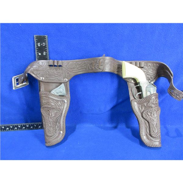 Toy 2 Pistol Holster with 2 Revolver Style Cap Guns