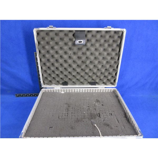 Large Pistol Hard Case with 1 Key - 18" x 13" x 6"