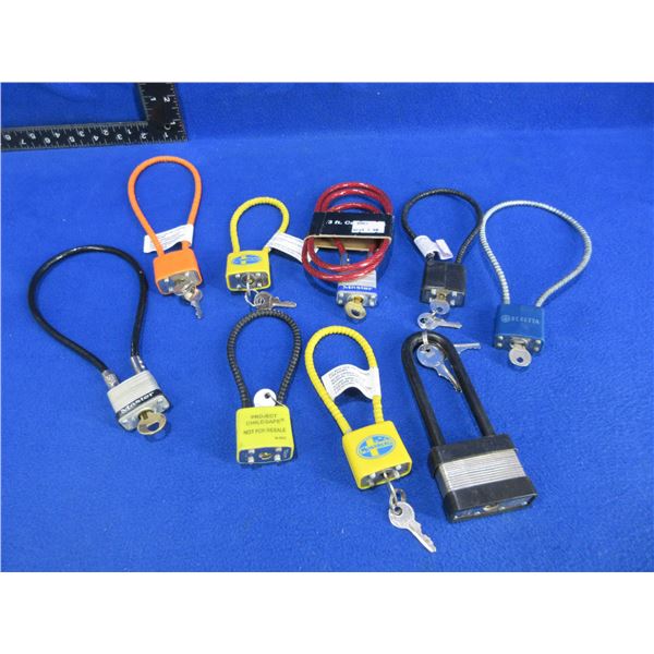 8 Cable Locks and a Padlock - 5 with 2 Keys, 4 with 1 Key