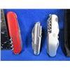 Image 2 : 4 Swiss Style Folding Pocket Knives - 2 Have Sheaths