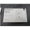 Image 2 : Honeywell Home PRO 1000 Non-Programmable Thermostat TH1100DV1000