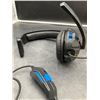 Image 3 : Wired Over-Ear Gaming Headset with Integrated Microphone and Volume Control
