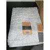 Image 2 : Set of Towels Including Bath, Hand, and Face Towels