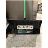 Image 2 : Era Green 21-Inch Plastic Snow Shovel with Steel Handle