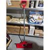 Image 2 : Garant Premium 21-Inch Snow Pusher, Red and Gray
