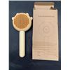 Image 1 : Cat-Shaped Pet Hair Cleaning Brush for Cats and Dogs