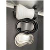 Image 4 : PetSafe Gravity Dog and Cat Waterer with Removable Stainless Steel Bowl