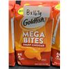 Image 2 : Goldfish Mega Bites Sharp Cheddar 8 x 167g Baked Snack Crackers