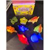 Image 2 : Light Up Baby Bath Toys – 8 Pack of Dinosaur and Animal Shapes