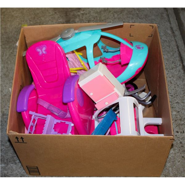 LOT OF 17 MIXED ACCESSORIES FOR DOLLS