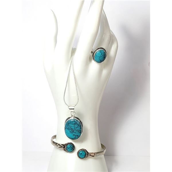 29)  SET OF NATURAL TURQUOISE JEWELERY:
