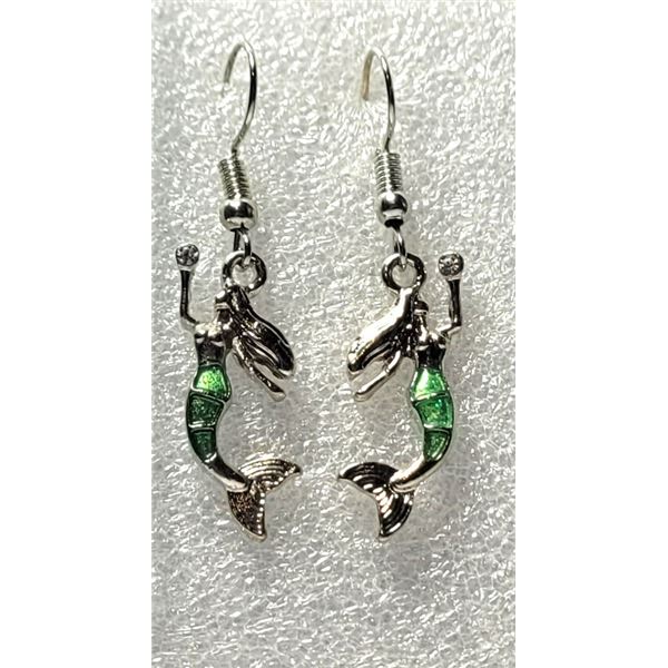 19)  SET OF SILVER TONE WITH GREEN ENAMEL
