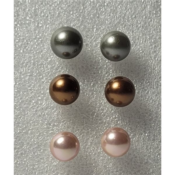 18)  LOT OF 3 PAIRS OF PEARL STUD EARRINGS, PALE