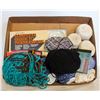 Image 1 : BOX YARN / NEEDLES /BOOK & MORE