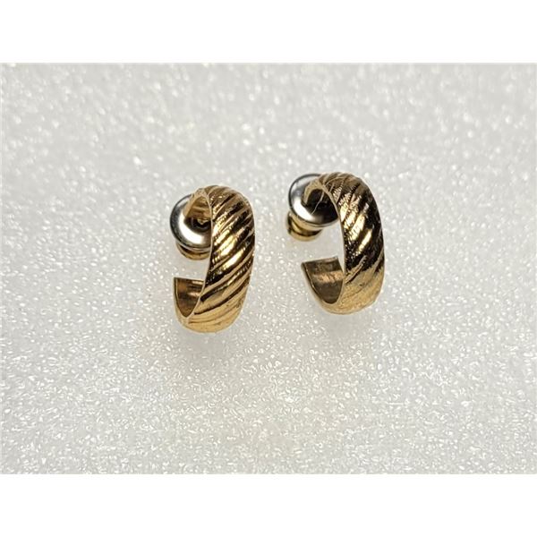 17)  GOLD TONE HUGGY STYLE HOOP PIERCED