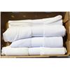 Image 1 : 27 FABRIC ROLLS WHITE STRETCH KNITS