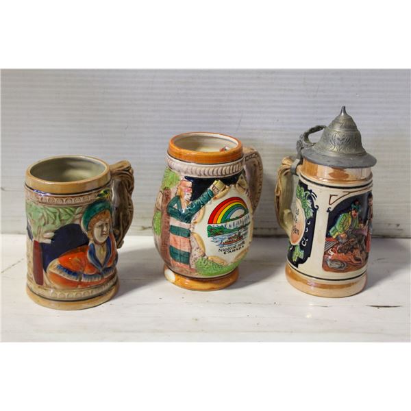 VINTAGE 5" LIDDED GERMAN BEER STEIN WITH 2