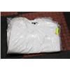 Image 1 : 4 NEW HAROLDS S/8 WHITE BUTTON UPS 100% COTTON