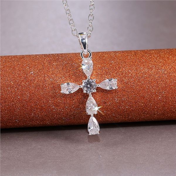 EXQUISITE WOMEN'S FASHION NECKLACE