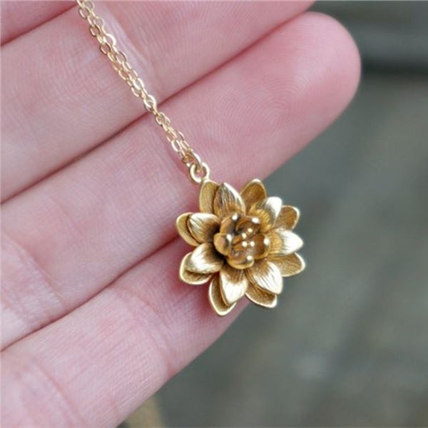 EXQUISITE WOMEN'S FASHION NECKLACE