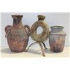 Image 1 : 3 TERRACOTTA VASES, 1 W METAL STAND,1 W LOOPS
