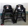 Image 2 : TWO RUBBER MAID HIGH CHAIRS