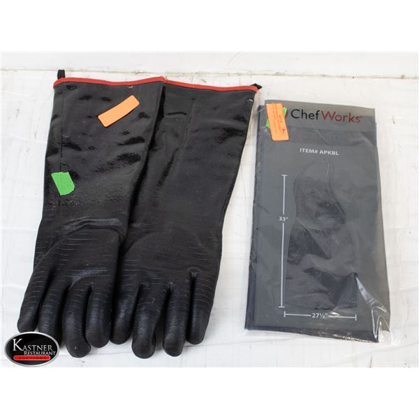 BAILIFF SEIZURE: CHEF WORKS BLACK BIB APRON W/