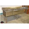 Image 2 : 23" X 22" X 12" TRIPLE WELL SINK W/ RIGHT HAND