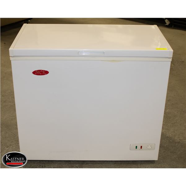 NEW 7 CU.FT SOLID TOP CHEST FREEZER