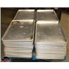 Image 1 : PALLET W/ 138 FULL SIZE ALUMINUM BUN PANS