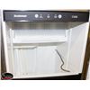 Image 3 : SCOTSMAN SELF CONTAINED CUBER ICE MAKER