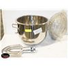 Image 1 : UNKOWN MODEL MIXING BOWL W/ PADDLE & WHISK