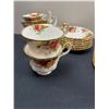 Image 2 : Royal Albert "Old Country Rose" China Set