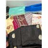 Image 3 : Assorted Fabric Pieces