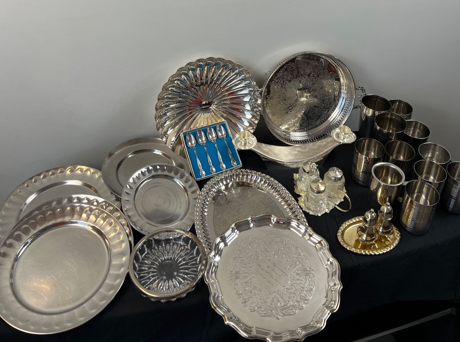 Metal Kitchenware - Sunrise Estate Services Ltd