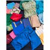 Image 3 : Women's Scarfs and Clothing