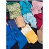Image 4 : Women's Scarfs and Clothing