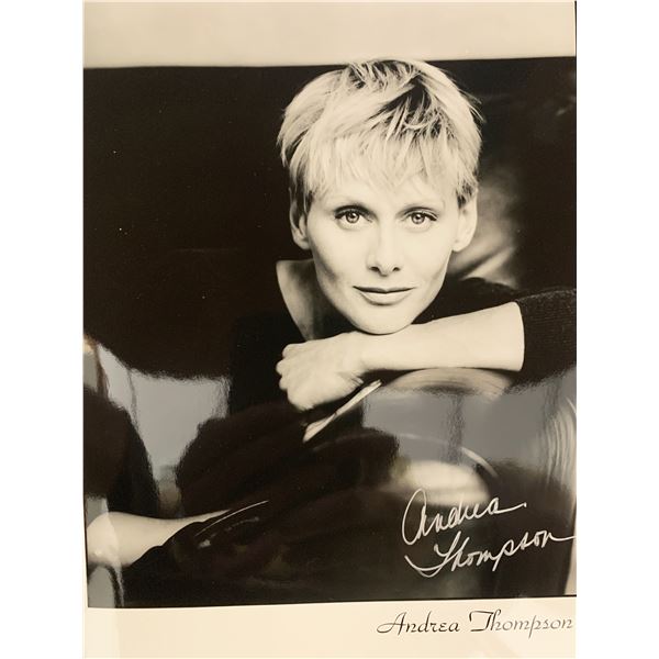 Babylon 5 Andrea Thompson signed autograph