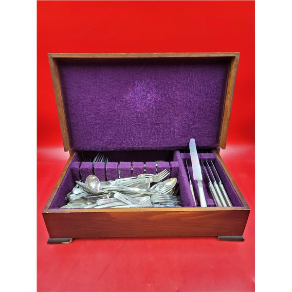 Cutlery Set w/ Wooden Storage Container
