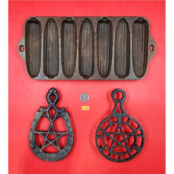 Cast Iron Corn Roasting Tray & 2 Cast Iron Trivets