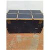 Image 4 : * Vintage Metal Storage Chest 40" x 21" x 22" - Lock Latch Broken